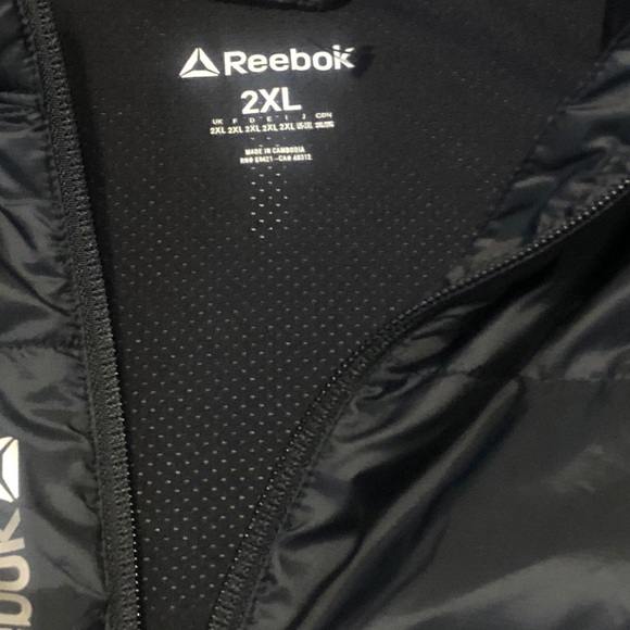 Lightweight Reebok Vest - Picture 9 of 9